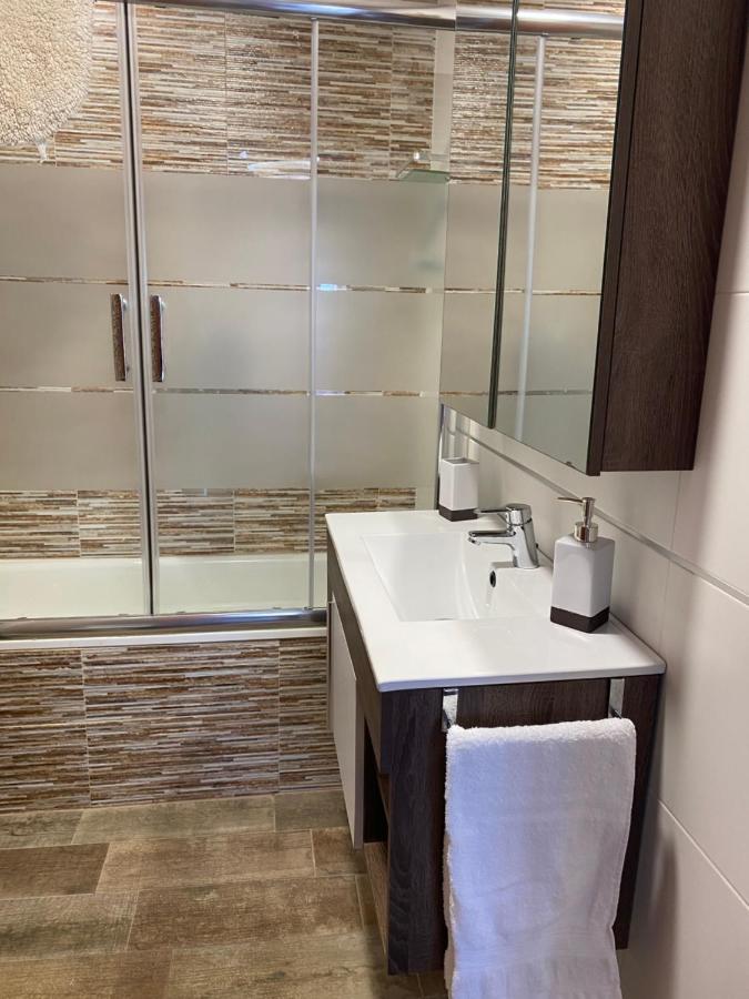 Apartamento Andalucia - Sea View, Beach, Marina, Lift & Free Parking ガルチャ エクステリア 写真