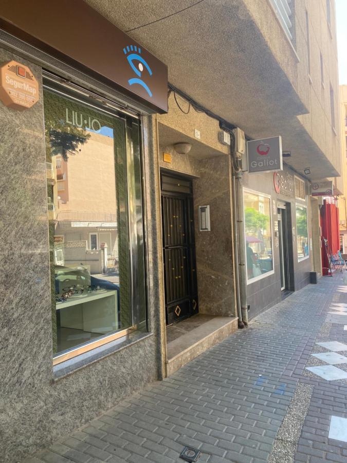 Apartamento Andalucia - Sea View, Beach, Marina, Lift & Free Parking ガルチャ エクステリア 写真